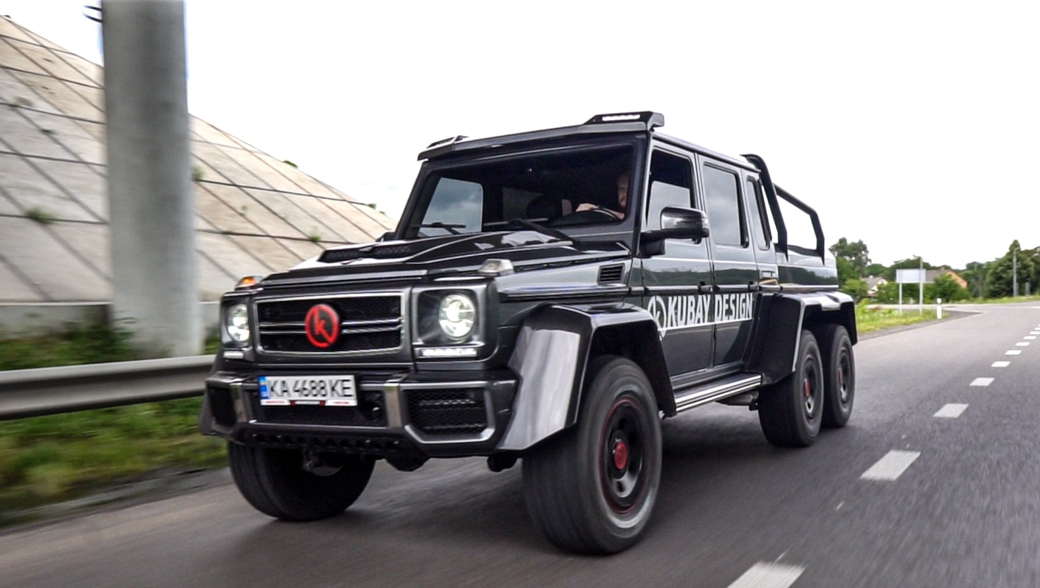 Conquering Krosno: Unveiling Our Affordable Mercedes G-Class W463 6x6 Beast on Speedland Festival!