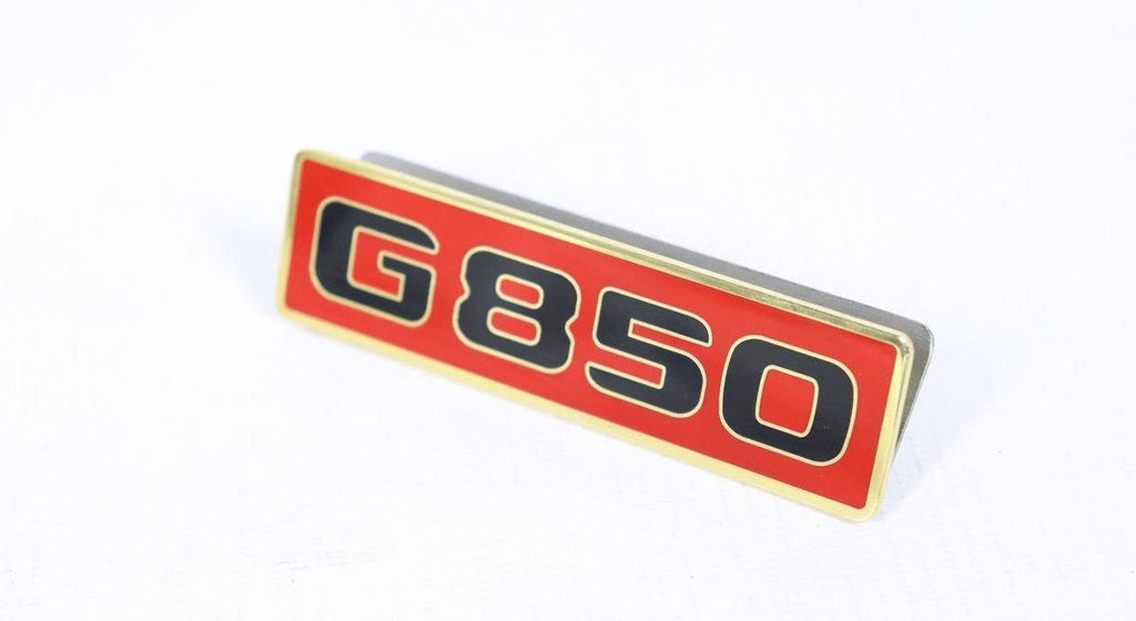 Emblema de la insignia del logotipo rojo de la parrilla delantera 850 para Mercedes Benz G-Wagon Clase G W463