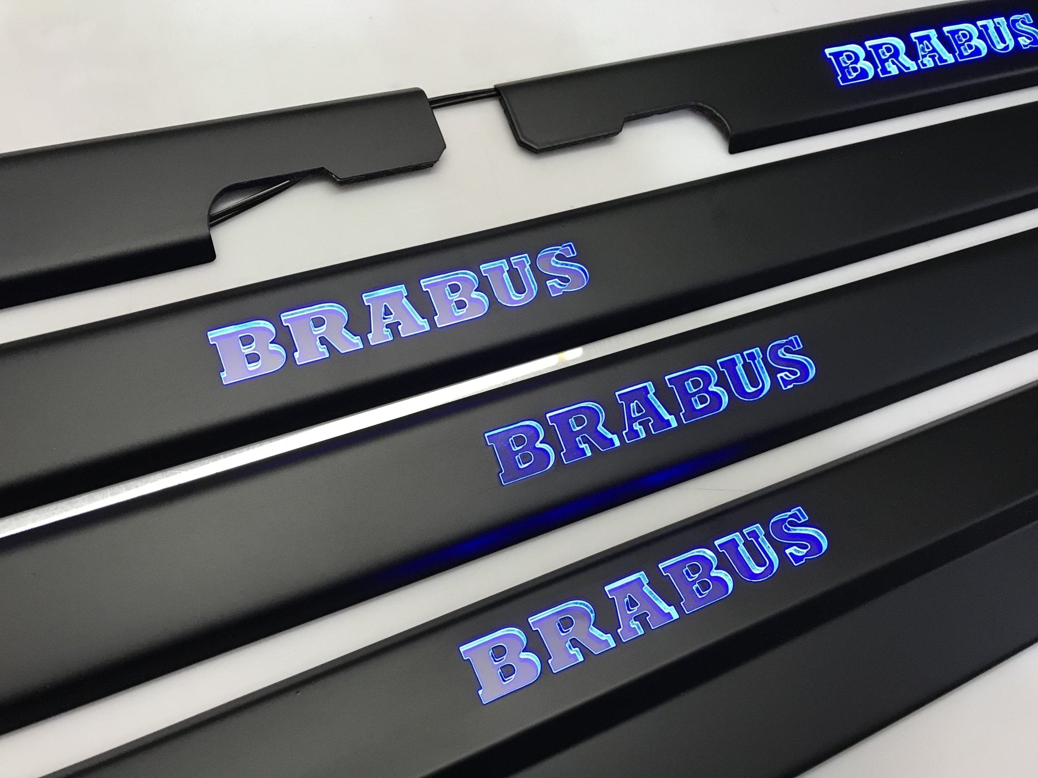 Umbrales de puerta con iluminación LED Brabus 4 o 5 piezas para Mercedes-Benz Clase G W463