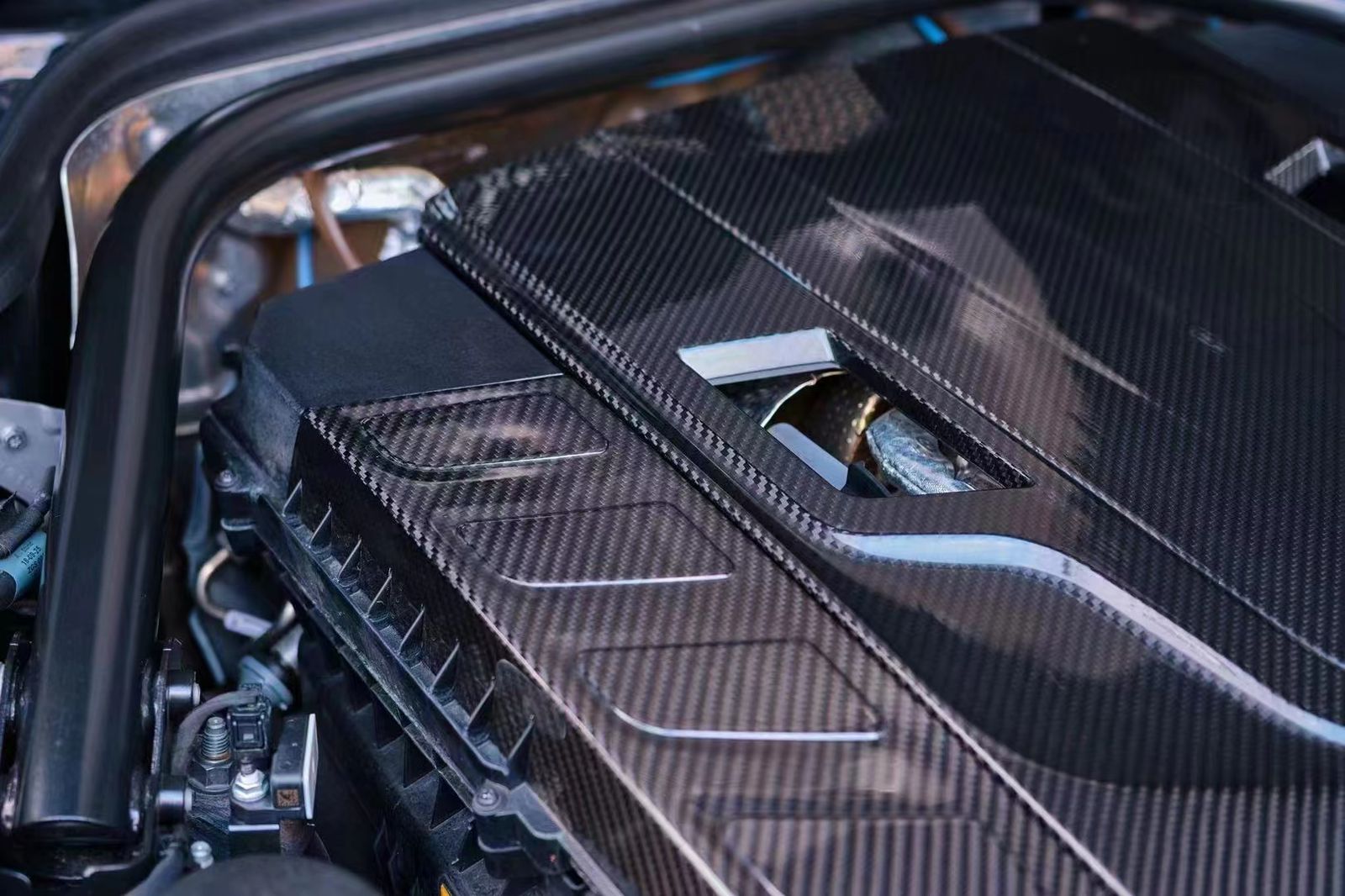 Carbon fiber engine cover central part for petrol engine G500 Mercedes-Benz W463A G-Wagon