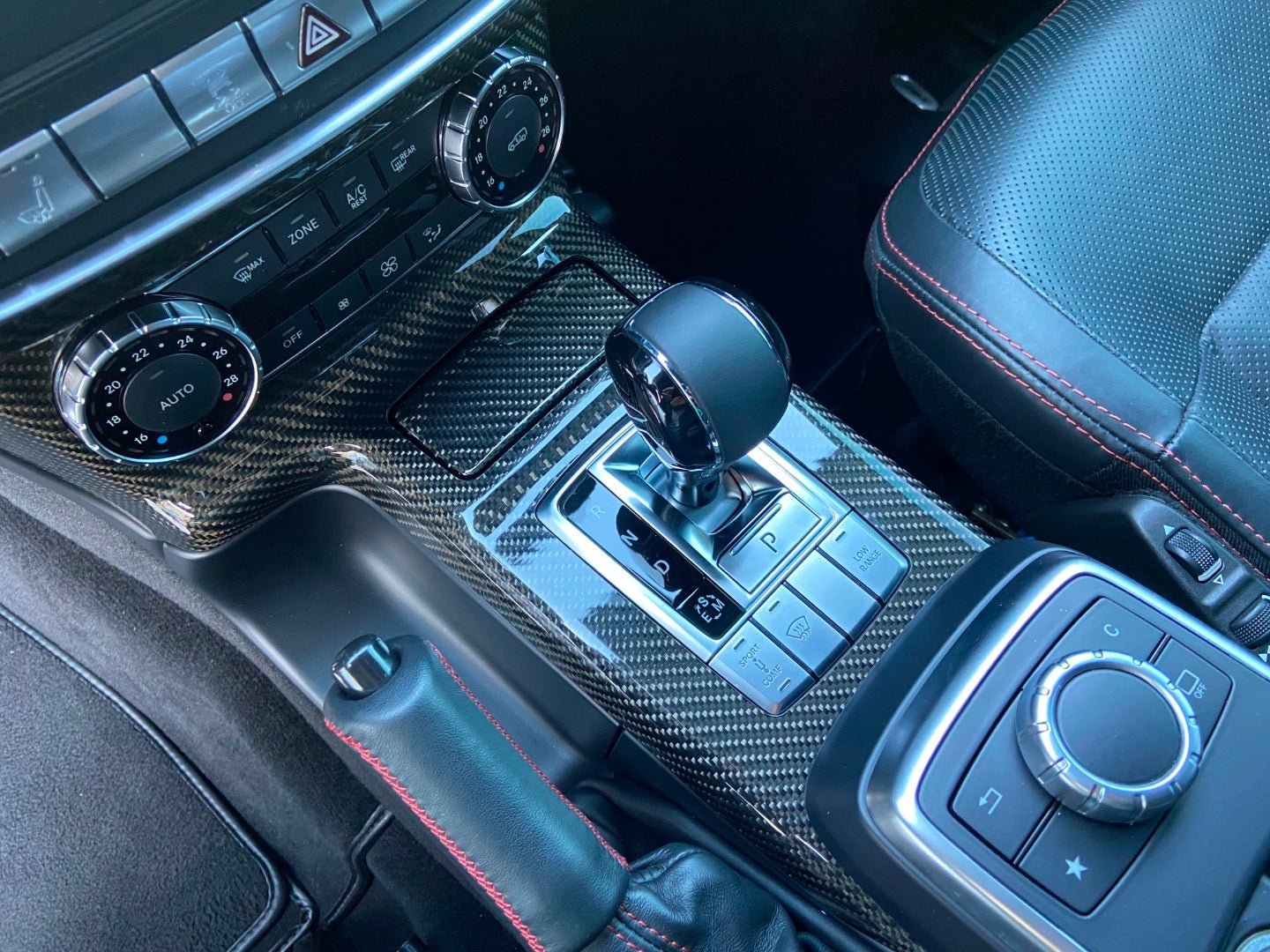 Reemplazo de molduras de paneles de tablero interior de fibra de carbono para Mercedes-Benz W463
