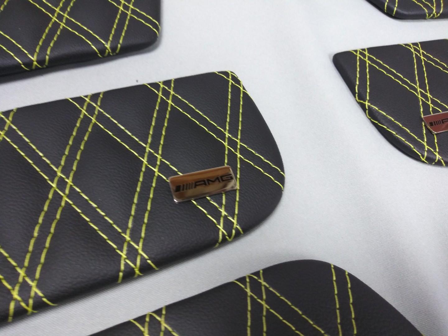 Inserciones interiores de cuero ecológico con insignias Brabus para los paneles de las puertas Mercedes-Benz W463
