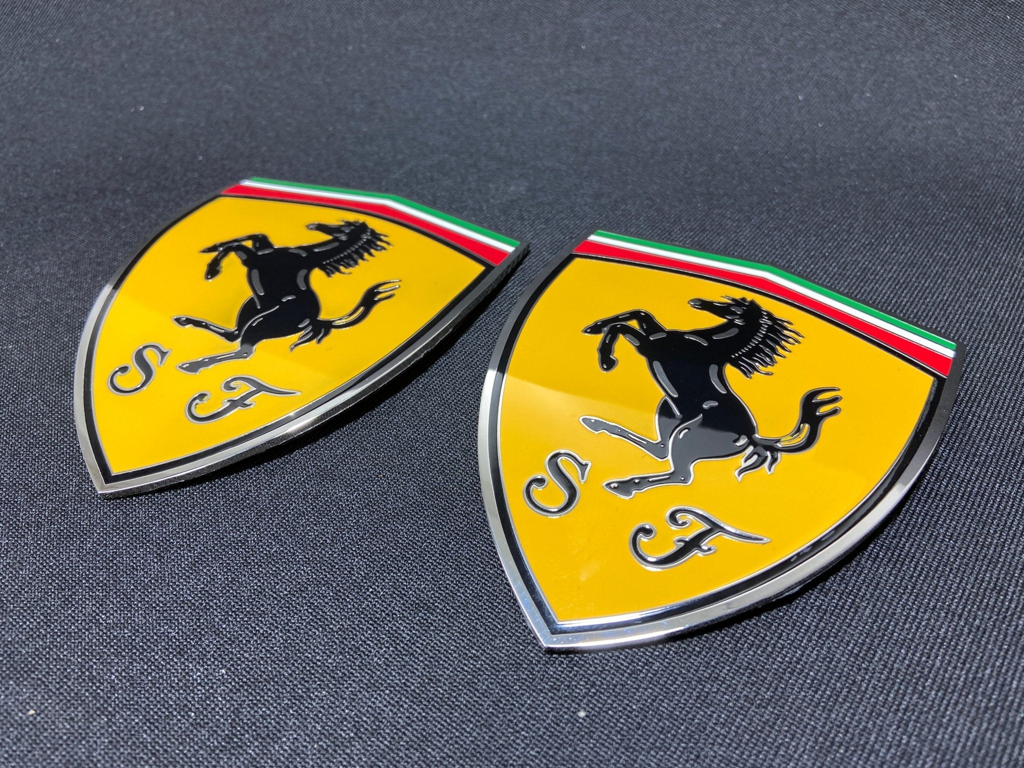 Para Ferrari 360 Modena, conjunto de insignias de emblemas de Metal de pilar lateral amarillo