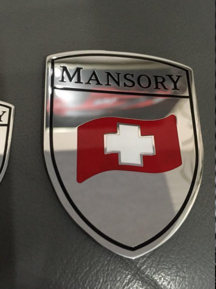 Logo-Abzeichen im Mansory-Stil