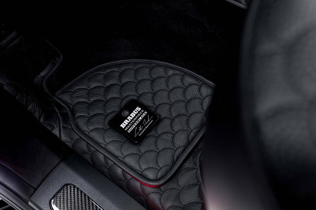Juego de emblemas y alfombrillas metálicas Brabus Superblack Masterpiece para Mercedes-Benz W463A Clase G