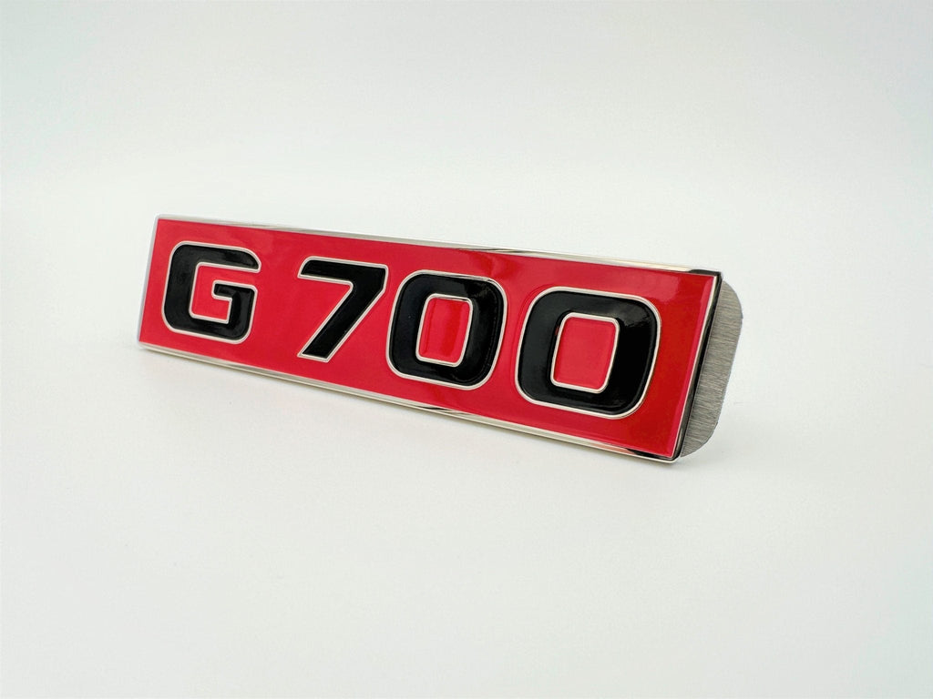Emblema metálico G700 rojo para parrilla delantera Mercedes-Benz Clase G W463